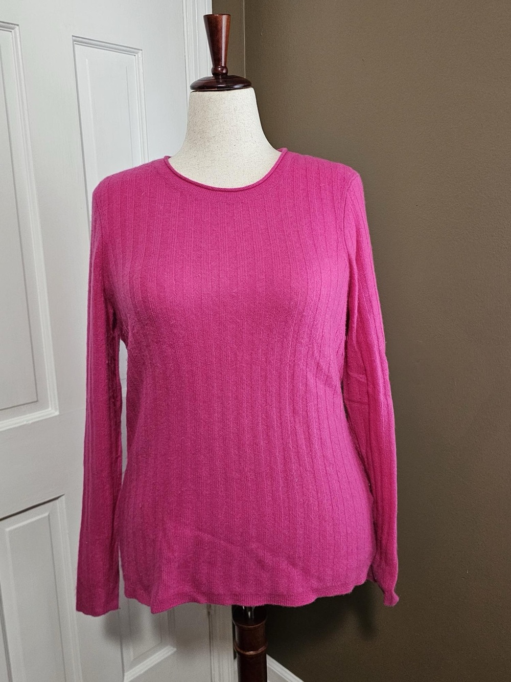 NAADAM Bright Fuchsia Ribbed Long Sleeve Cashmere Crewneck